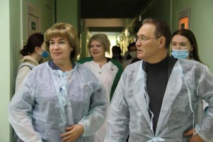 Проблемы здравоохранения Саянска стали темой рабочей поездки Александра Гаськова и Ольги Безродных в муниципалитет
